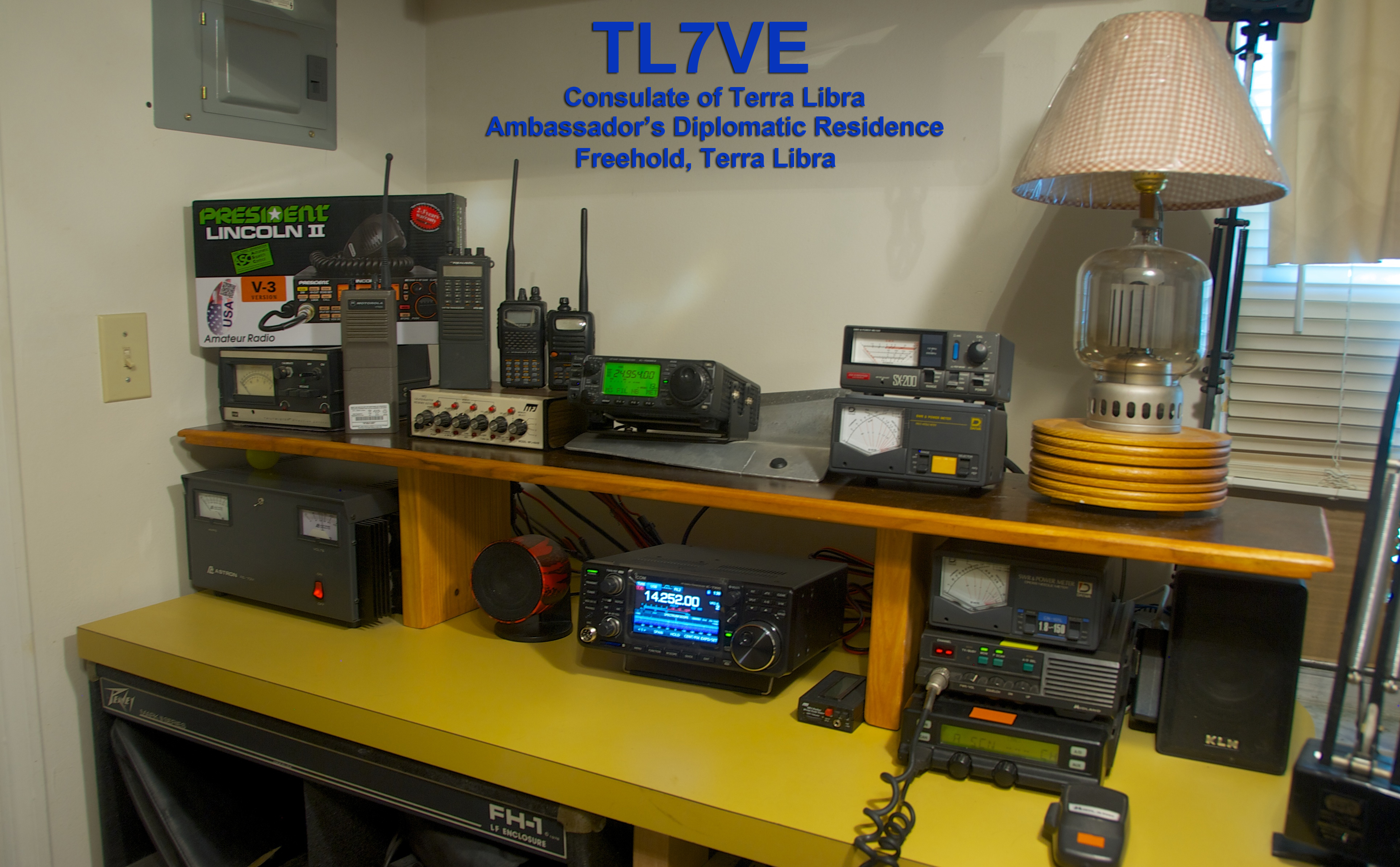 TL7VE Radio Room (2017)