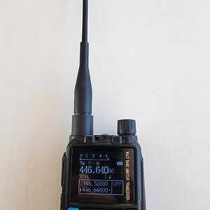 tidradio td-h3 with antenna.jpg