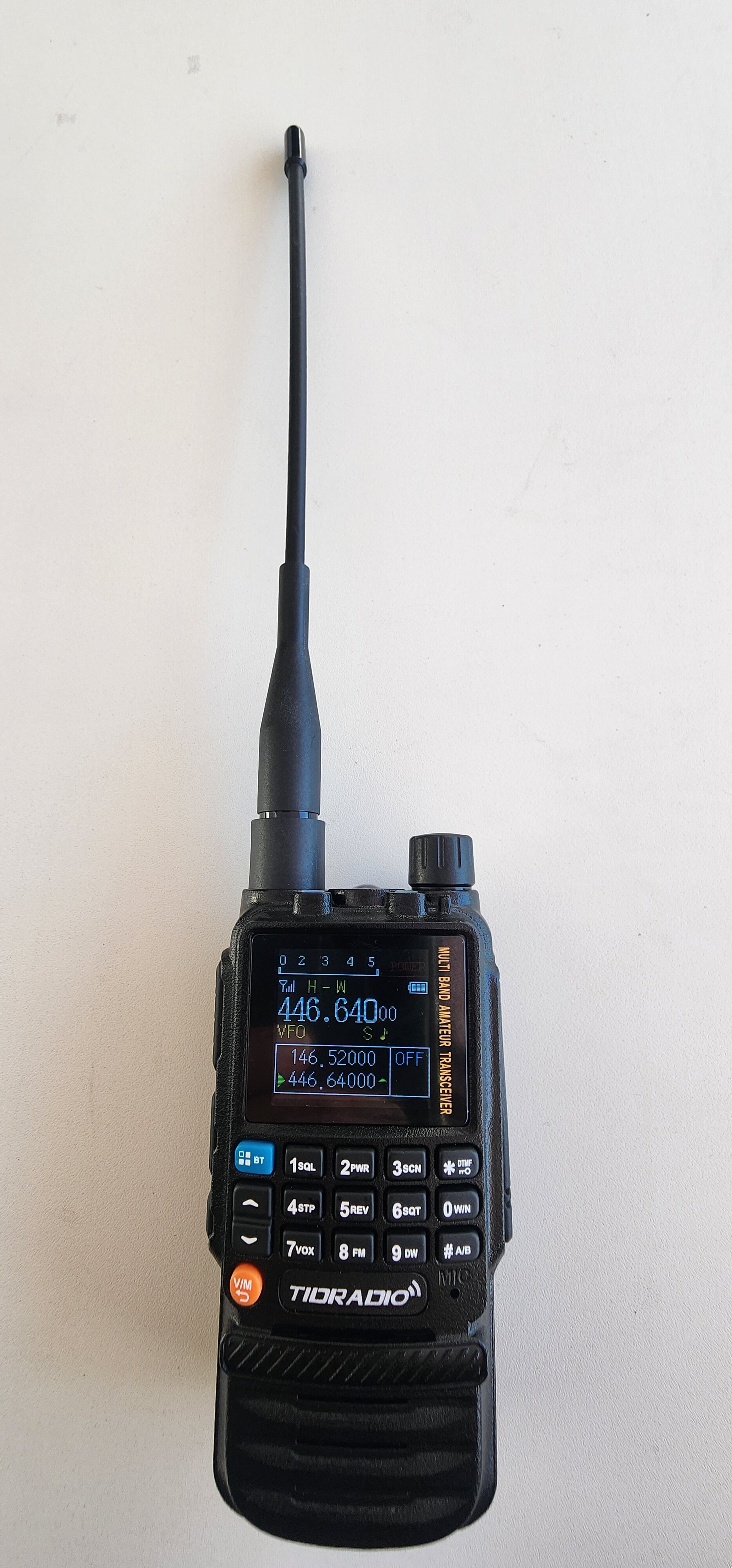 tidradio td-h3 with antenna.jpg